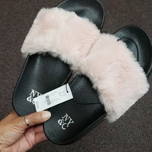 NY&Company Pink slides